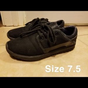 Etnies sneakers